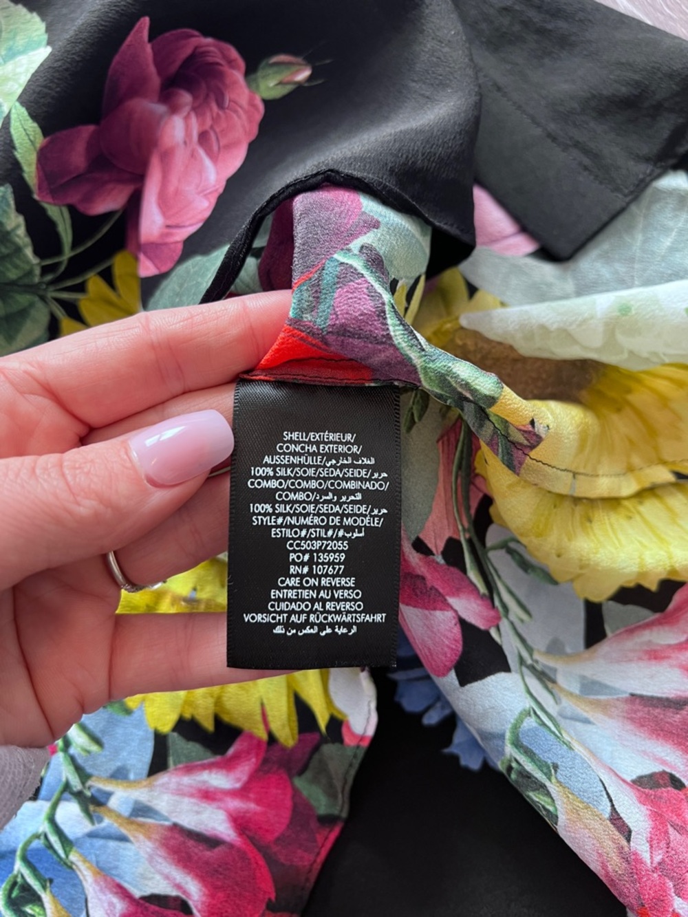 Alice + Olivia Brady 100% silk floral button down blouse - Picture 8 of 11